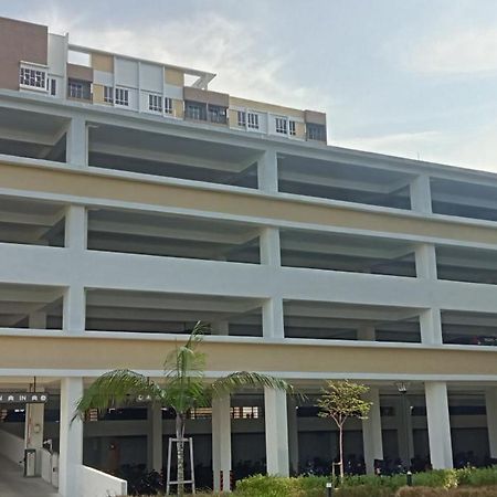 Lylinz Sierra Heights Apartment Pasir Gudang Exterior photo